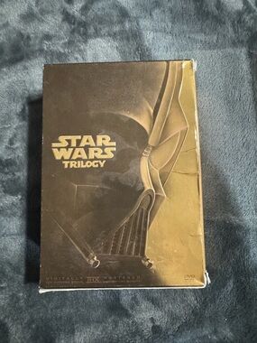 Star Wars Trilogy DVD Box Set - Black and Gold Artwork
